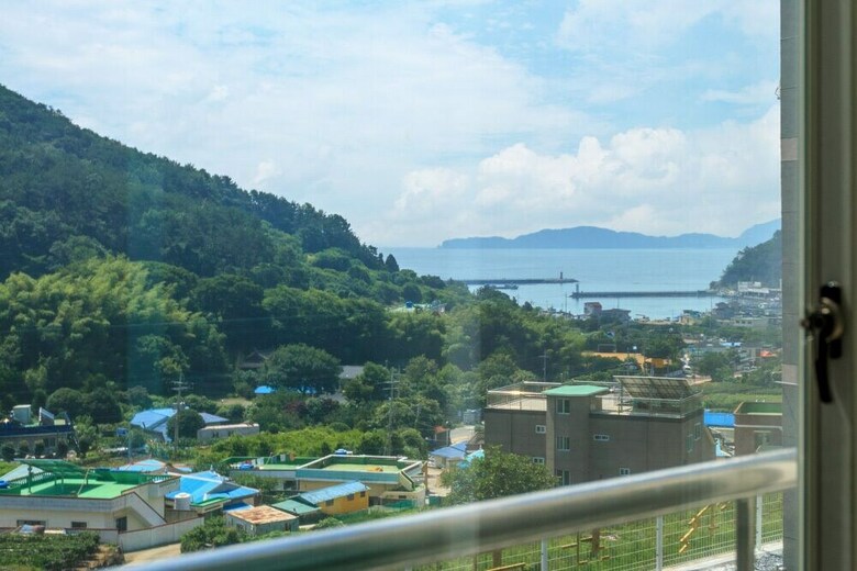 Pension Paradise Geoje (Beach)