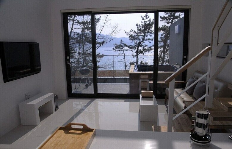 The Hill Pool Villa Pension
