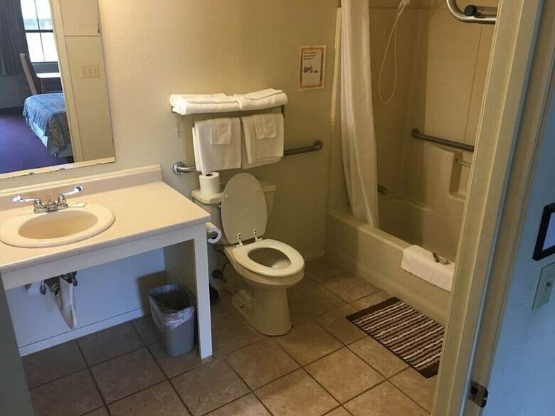Posada Whispering Creek Lodging & Rv Resort