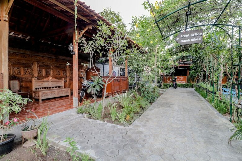 Hotel Homestay Omah Mbesi