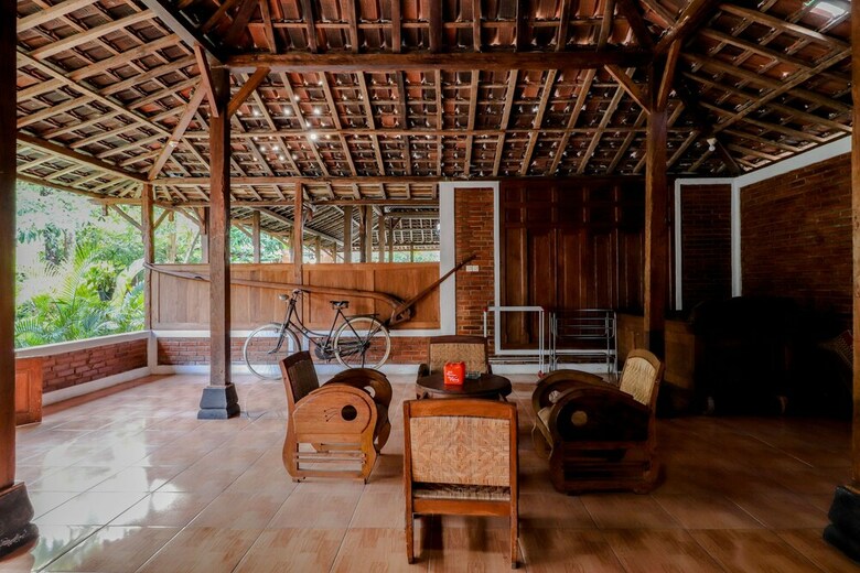 Hotel Homestay Omah Mbesi