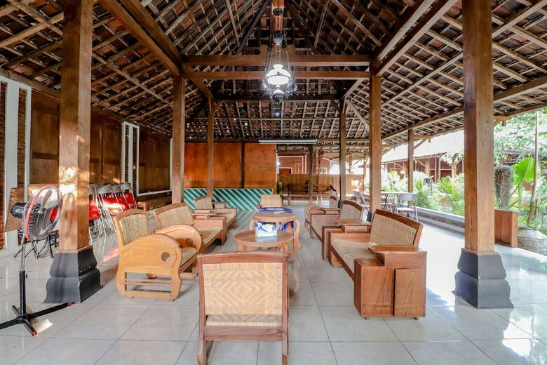 Hotel Homestay Omah Mbesi