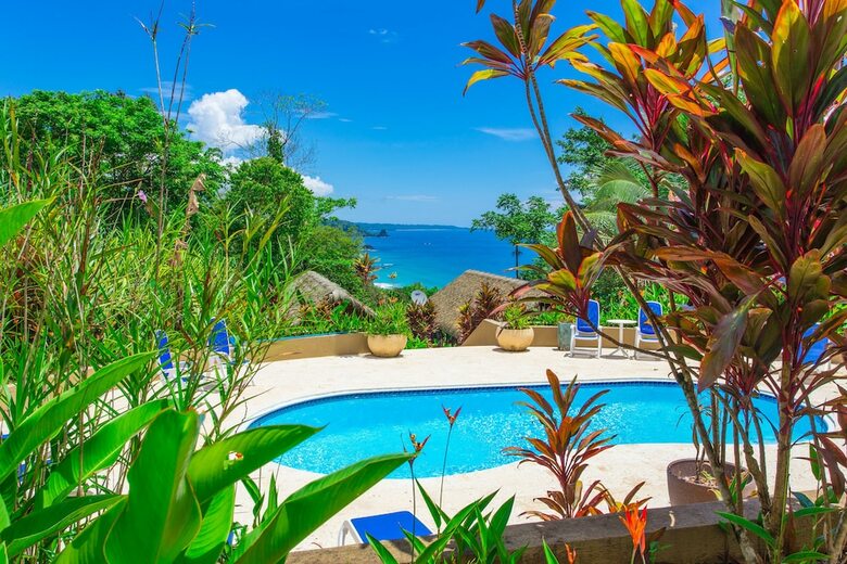 Hotel Red Frog Beach Resort