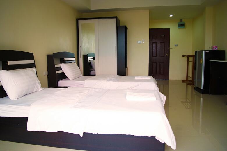 Nantharom Hotel And Restaurant