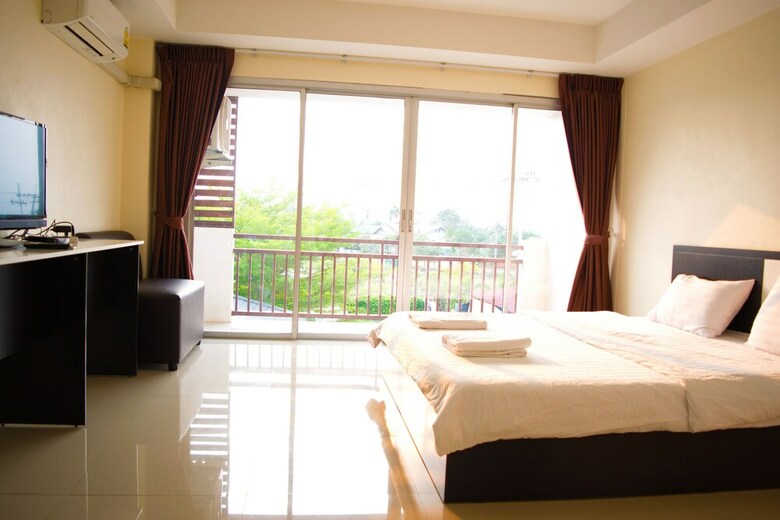 Nantharom Hotel And Restaurant