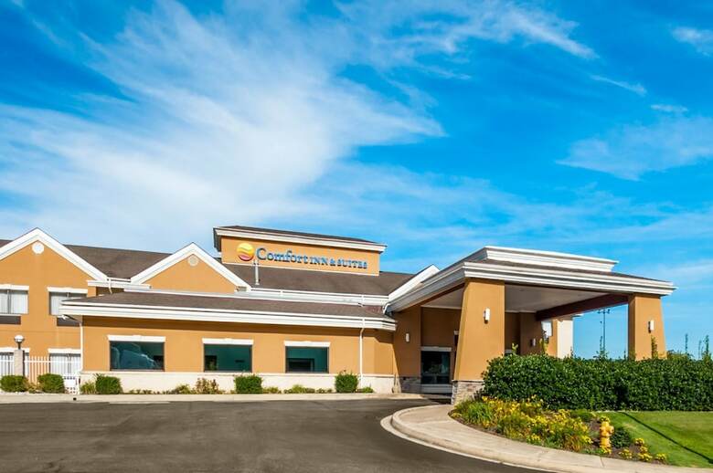 Hotel Comfort Inn And Suites