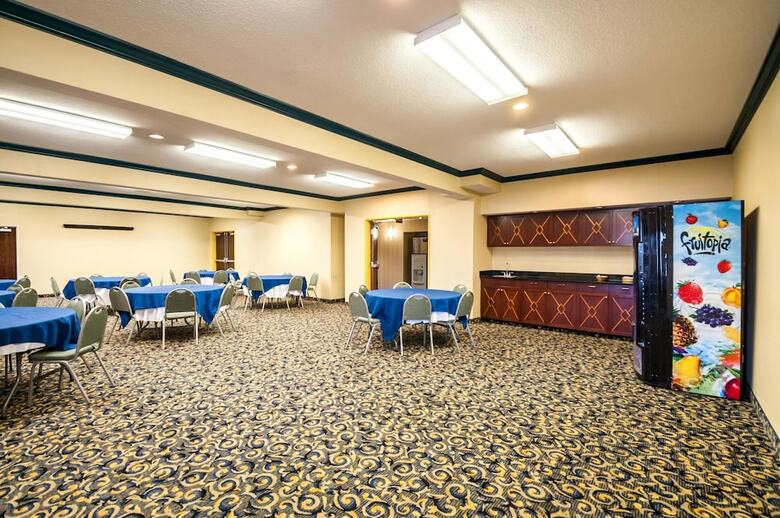Hotel Comfort Inn And Suites