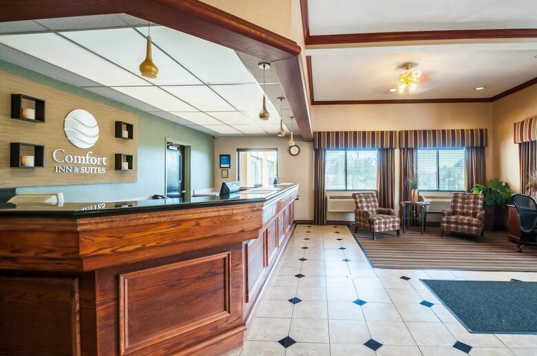 Hotel Comfort Inn And Suites