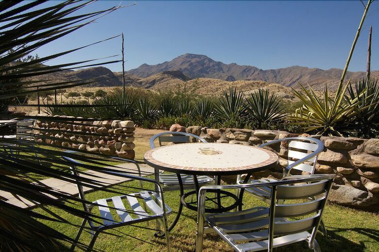 Corona Guest Farm