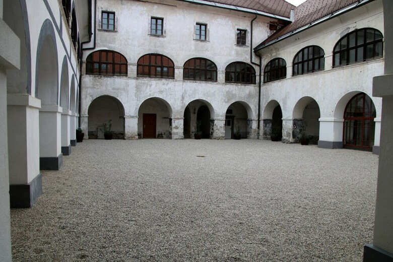 Hostal Hostel Javni Zavod Mekinjski Samostan