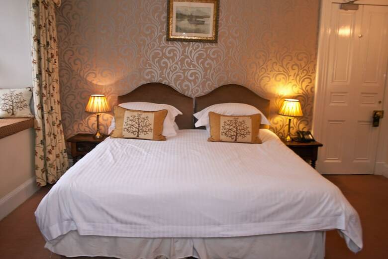 Hotel Raemoir House