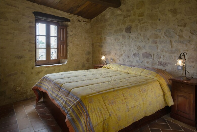 Castello Di Cisterna