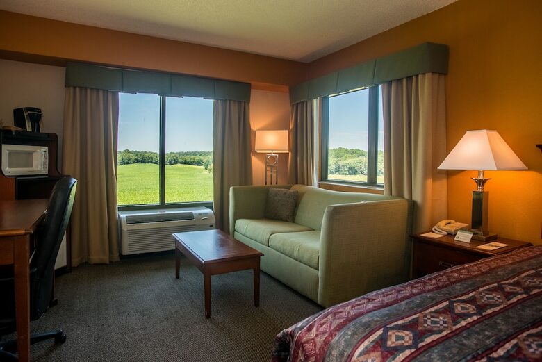 Hotel Round Hill Inn