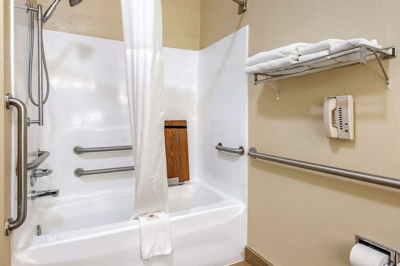 Hotel Quality Inn & Suites