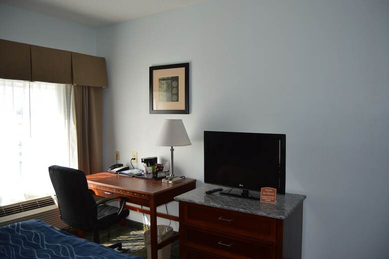 Hotel Quality Inn & Suites