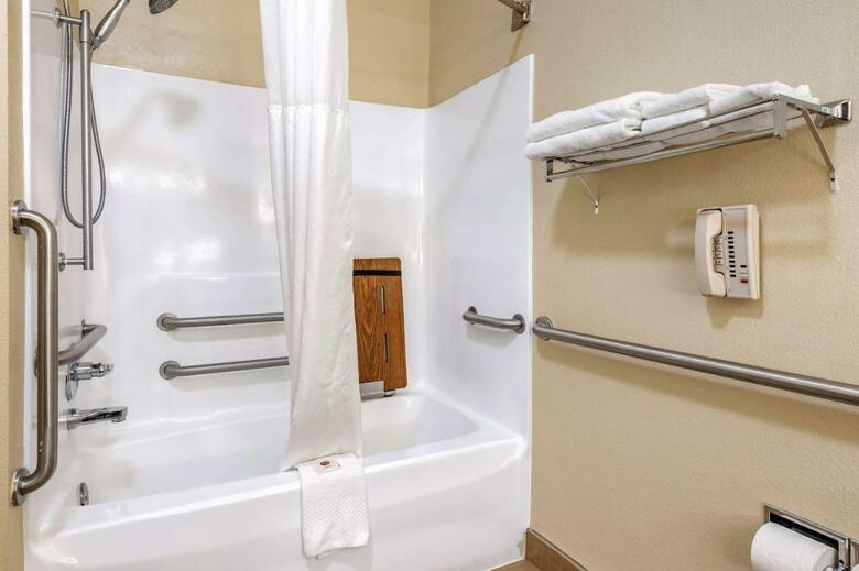 Hotel Quality Inn & Suites
