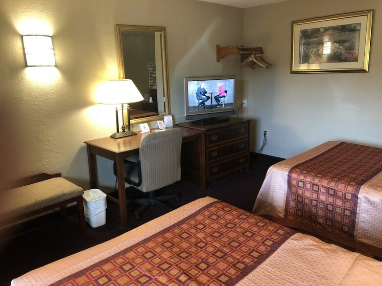 Hotel Travel Inn & Suites