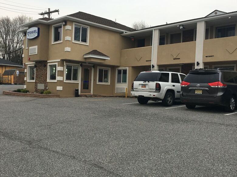 Hotel Travel Inn & Suites