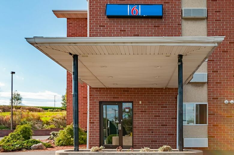 Motel 6 Drums, Pa