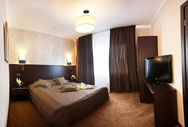 Aleksandrovskiy Hotel