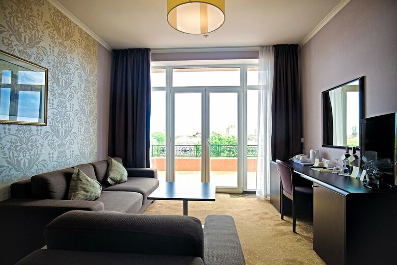 Aleksandrovskiy Hotel