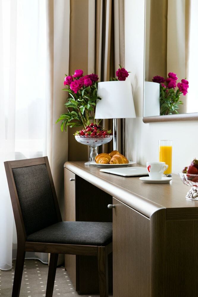 Aleksandrovskiy Hotel