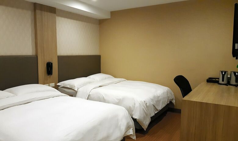 The Riverside Hotel International