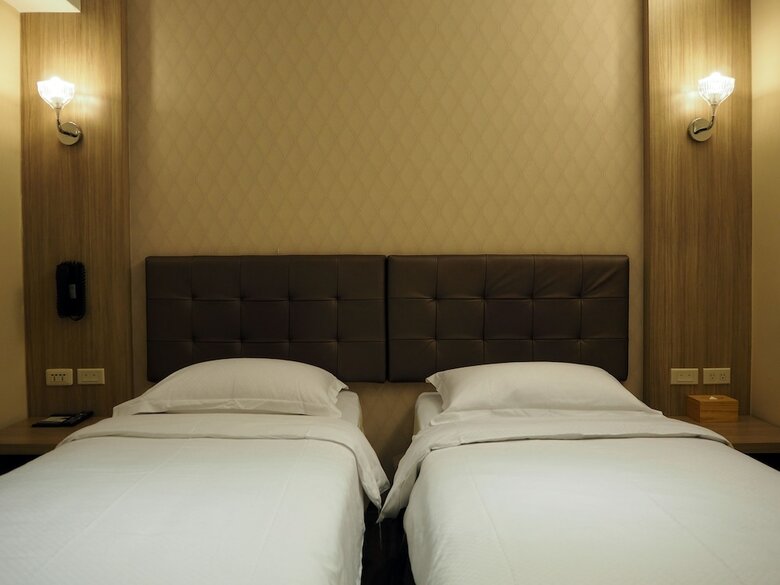 The Riverside Hotel International