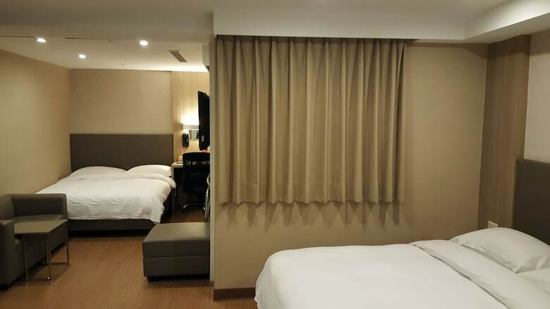 The Riverside Hotel International