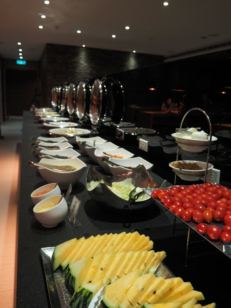 The Riverside Hotel International