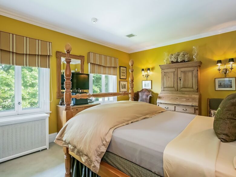 Bed & Breakfast Bishops Hall