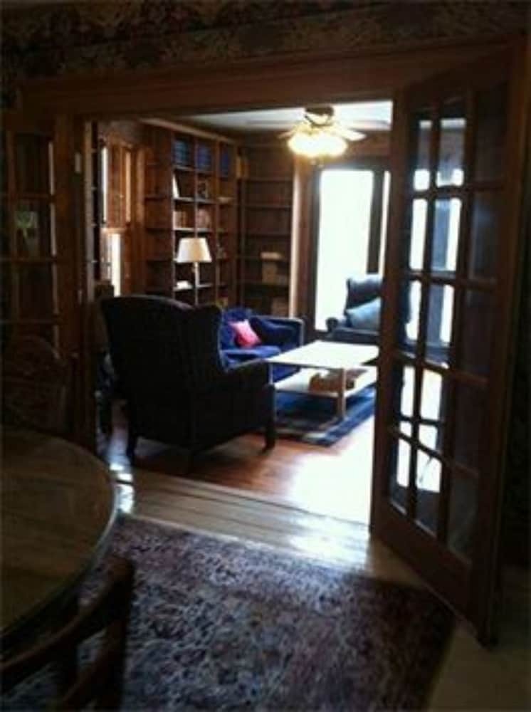 Bed & Breakfast The Willow Tree Inn