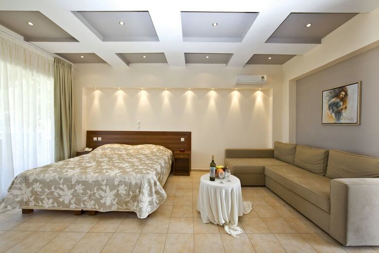 Kelyfos Hotel Bungalows And Suites