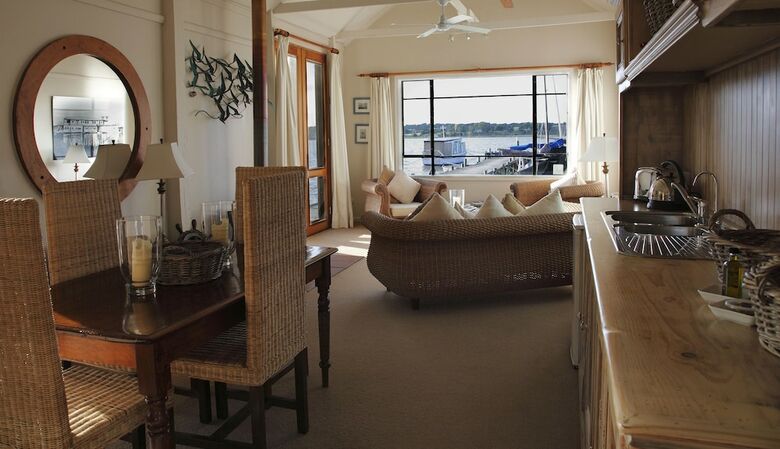 Boathouse - Birks River Retreat - Birks Harbour