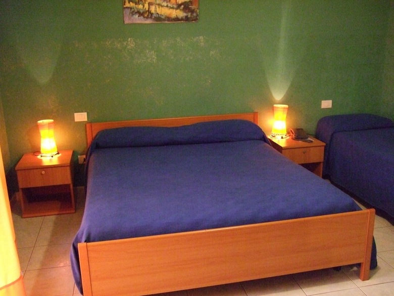 Kiris Hotel