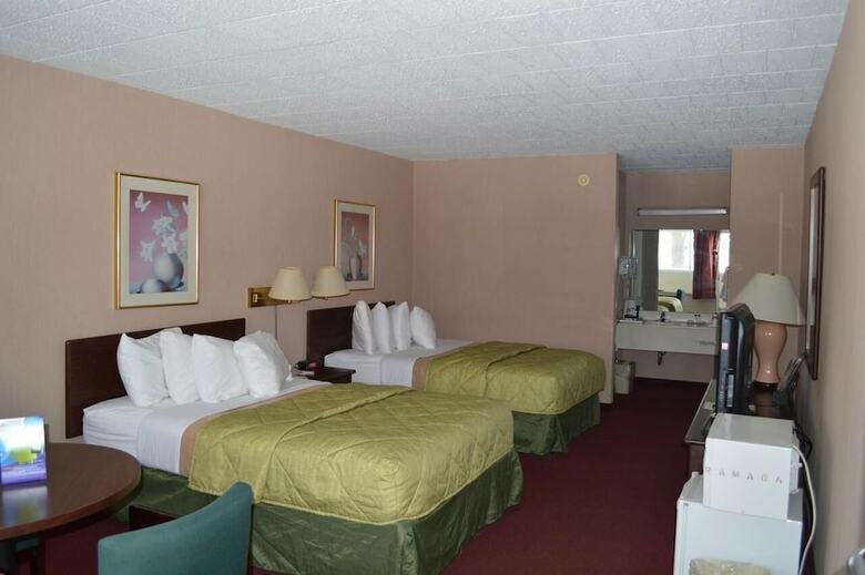 Hotel Red Carpet Inn Hazleton