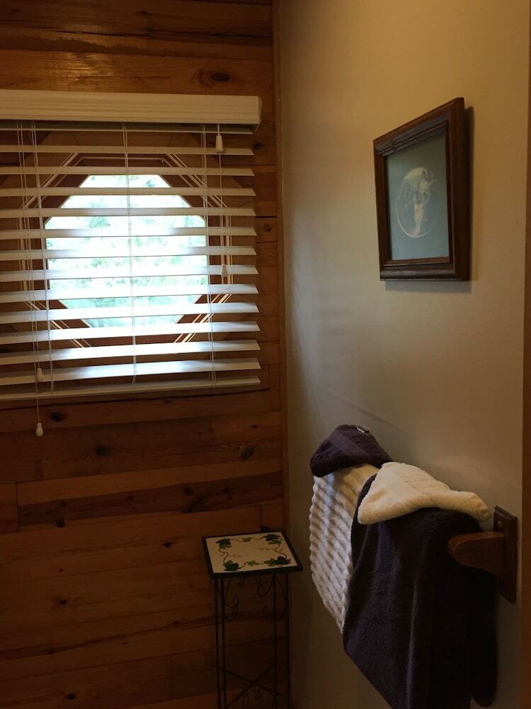 Bed & Breakfast Wisteria Lane Lodging