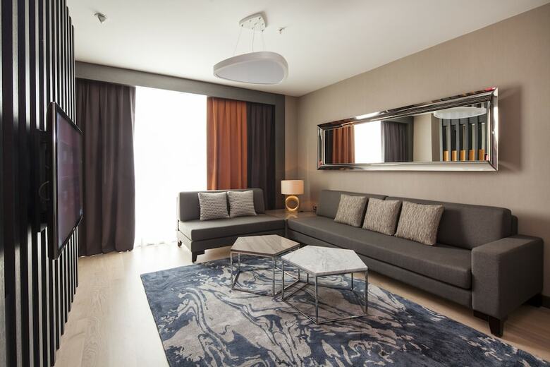 Ramada Hotel & Suites By Wyndham Kemalpasa Izmir