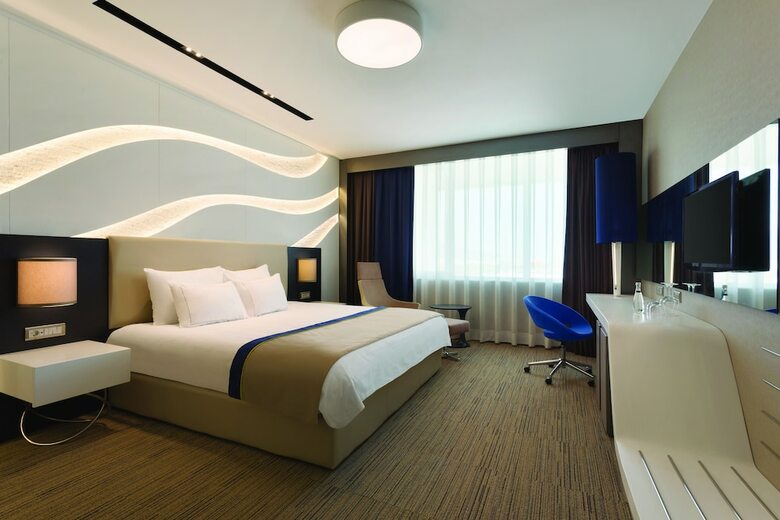 Ramada Hotel & Suites By Wyndham Kemalpasa Izmir