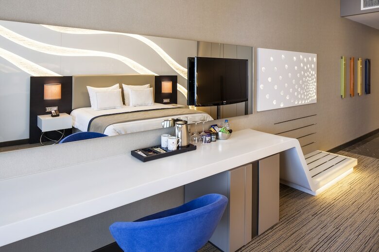Ramada Hotel & Suites By Wyndham Kemalpasa Izmir