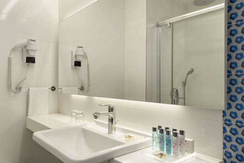 Ramada Hotel & Suites By Wyndham Kemalpasa Izmir