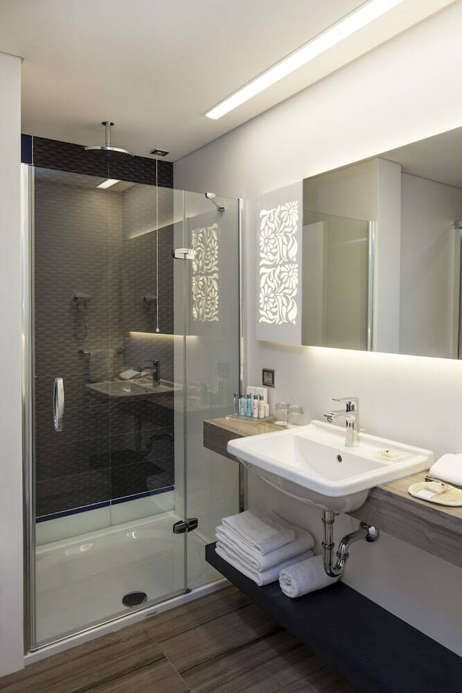 Ramada Hotel & Suites By Wyndham Kemalpasa Izmir