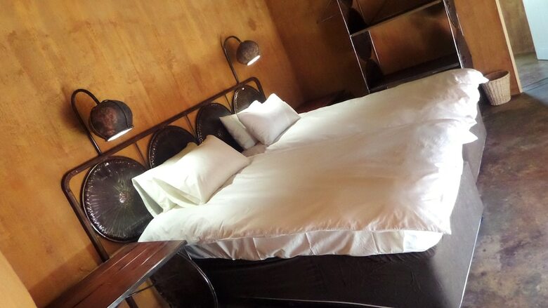 Hotel Ongula Village Homestead Lodge