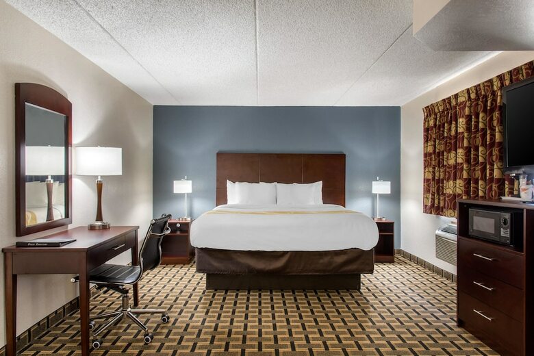 Hotel Quality Inn & Suites