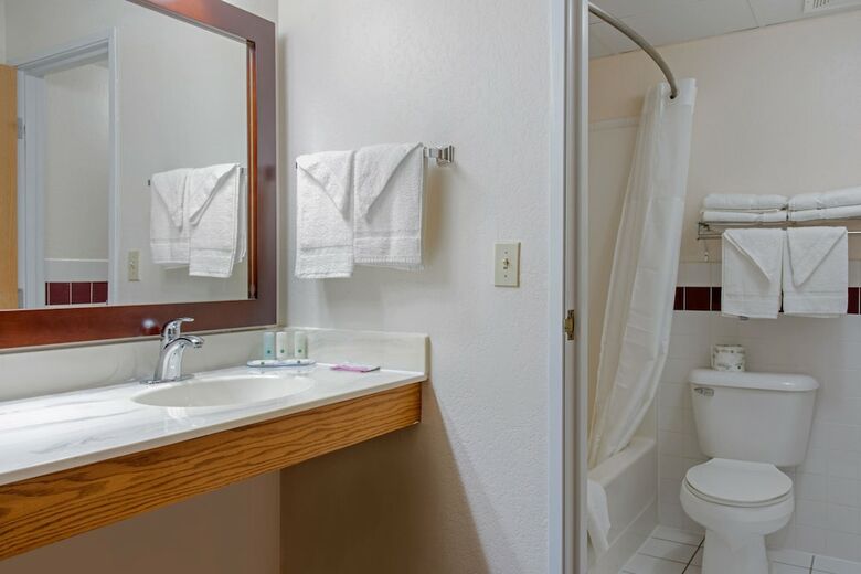 Hotel Quality Inn & Suites