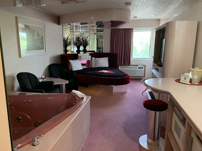 Hotel Designer Inn & Suites