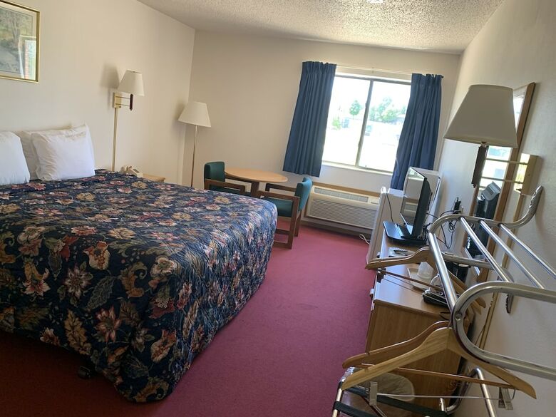 Hotel Designer Inn & Suites