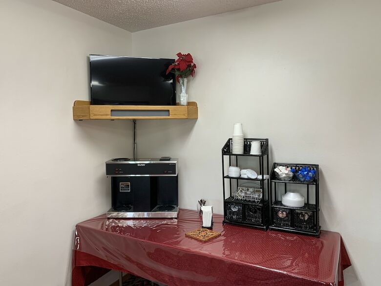 Hotel Designer Inn & Suites
