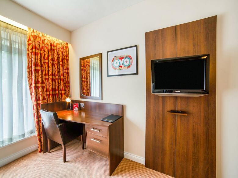 Oyo Flagship The Bridge House Hotel