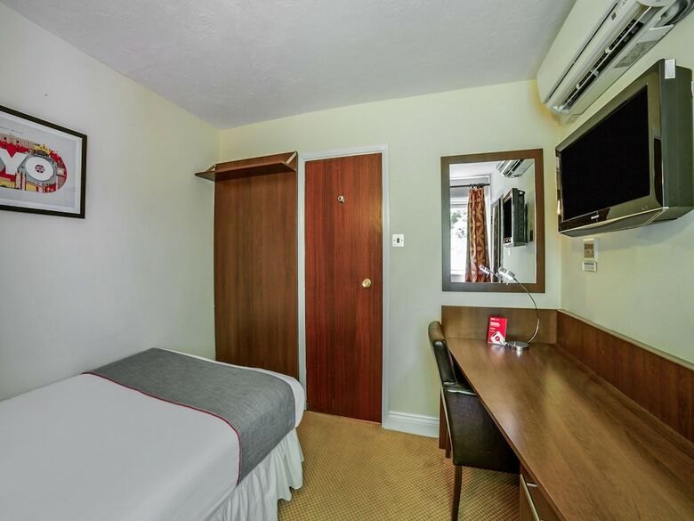 Oyo Flagship The Bridge House Hotel